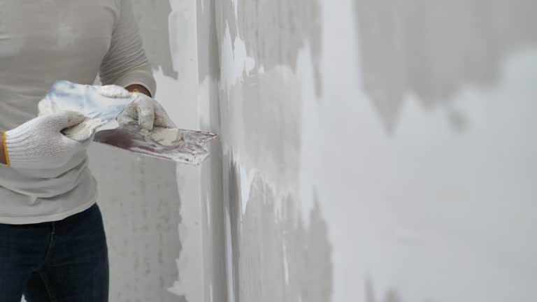 Best Water-Damaged Drywall Repair  in Stewart Manor, NY